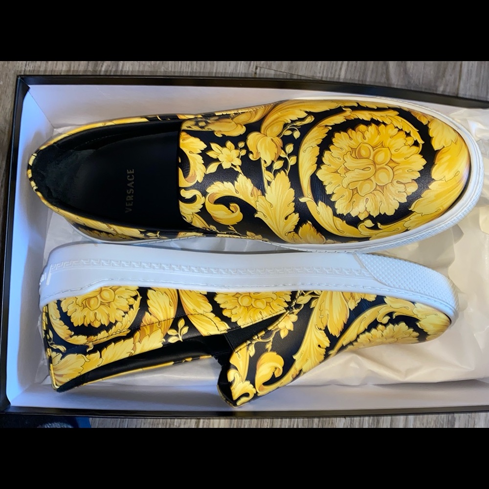 Versace, Barocco print slide ons